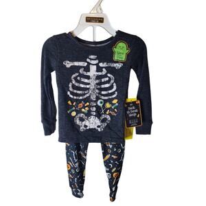 Trick or Treat Sleep 2T Glow in the Dark Halloween Skeleton Pajama Set, NWT